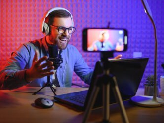 بهترین گوشی برای بلاگری 2025 + معرفی بهترین مدل های بازار