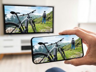 نحوه اتصال گوشی به تلویزیون + ۷ ترفند آسان